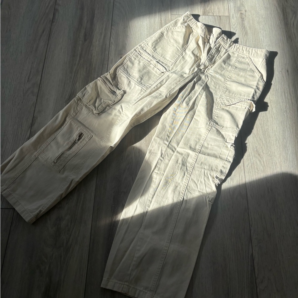 Women’s Cream Cargo Pants